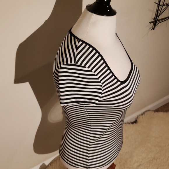 To the Max! Top - Picture 4 of 16